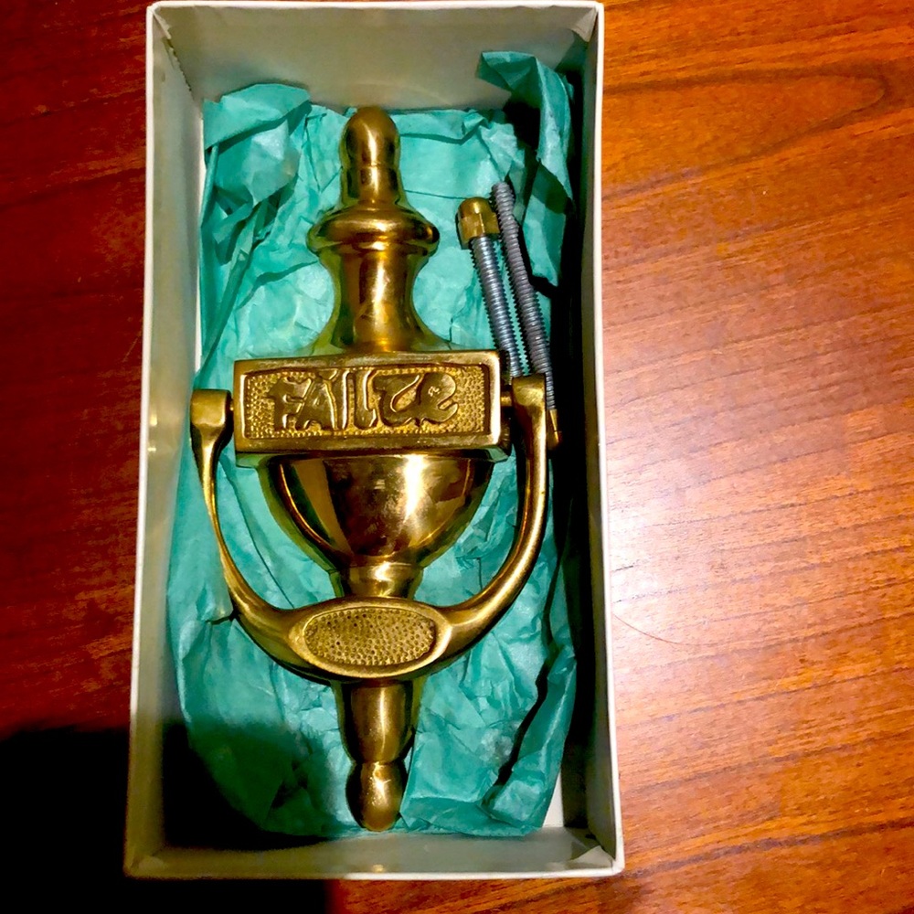 Fàilte Ireland brass door knocker.  Fàilte means welcome. Elegant on any door.